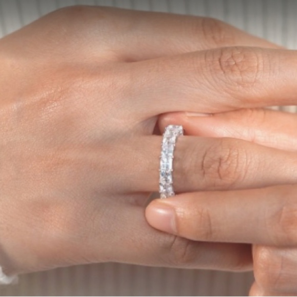 NEW Princess Cut Eternity Solid 925
Sterling 4.75 Carats Cubic Zirconia Ring - Picture 4 of 4